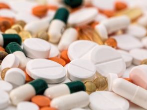 Estudo brasileiro alerta que uso prolongado de omeprazol pode afetar ossos e minerais
