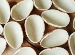 37% aceitam comprar ovos de Páscoa quebrados para economizar, aponta pesquisa