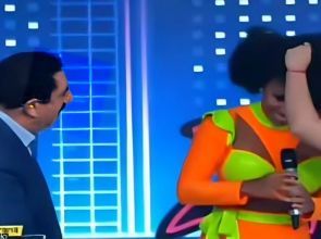 Bailarina, Cíntia Mello, que acusou Ratinho de racismo pede R$2 mi em indenização por danos morais