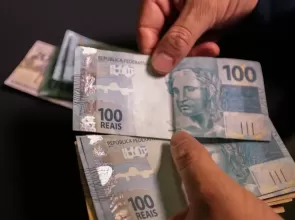 Renda média sobe para R$ 2.316 em 2025, mas Norte e Nordeste não aparecem entre os estados mais ricos