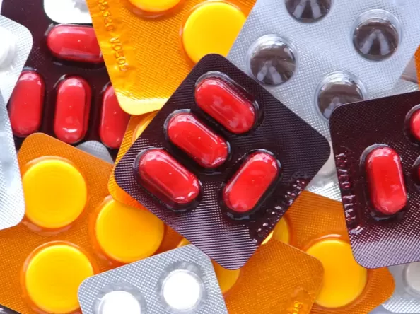 Câmara autoriza venda de medicamentos em supermercados e projeto segue para Lula