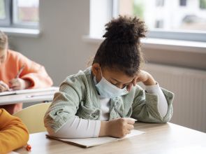 Lei sancionada em SC permite que pais proíbam aulas sobre igualdade de gênero nas escolas