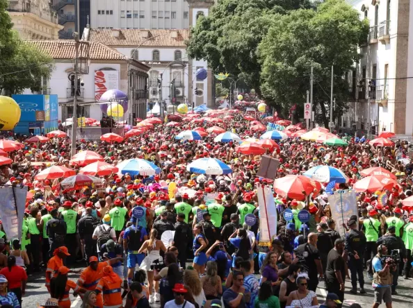 Carnaval teve menos furtos e roubos de celulares, diz governo do Rio