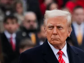 Trump avalia afrouxar restrições federais à maconha nos EUA