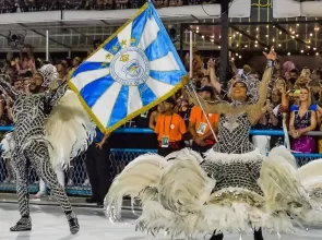 Unidos de Vila Isabel entra na Sapucaí para homenagear Heitor dos Prazeres