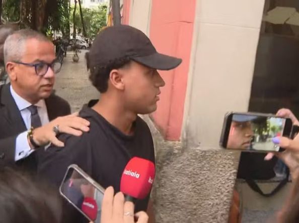 Últimos foragidos por estupro coletivo se entregam à polícia no Rio