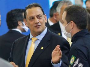 Advogado ligado à família Bolsonaro é condenado por injúria racial no DF